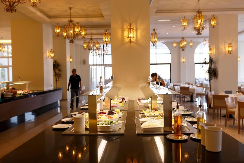 Village & - Adults Only Hotel